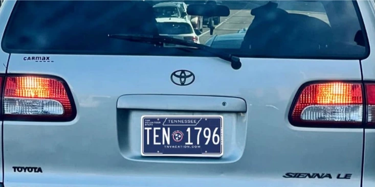 Opciones de placas disponibles en Tennessee Ejemplo de Opciones de placas disponibles en Tennessee