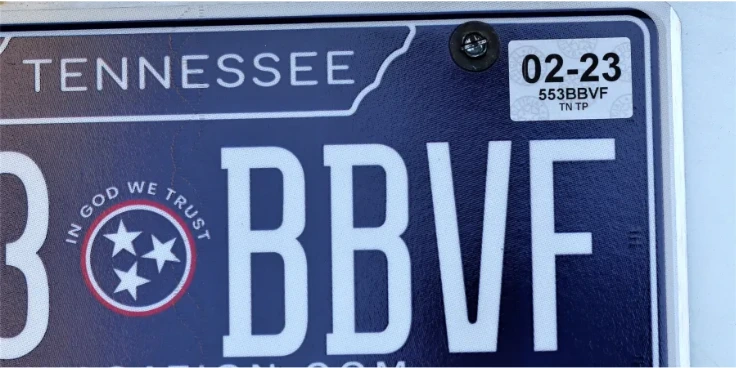 sticker de placas en Tennessee-1 Ejemplo de sticker de placas en Tennessee